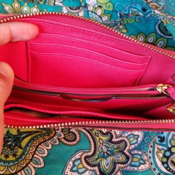 Michael Kors bright pink wallet - Picture 5 of 7